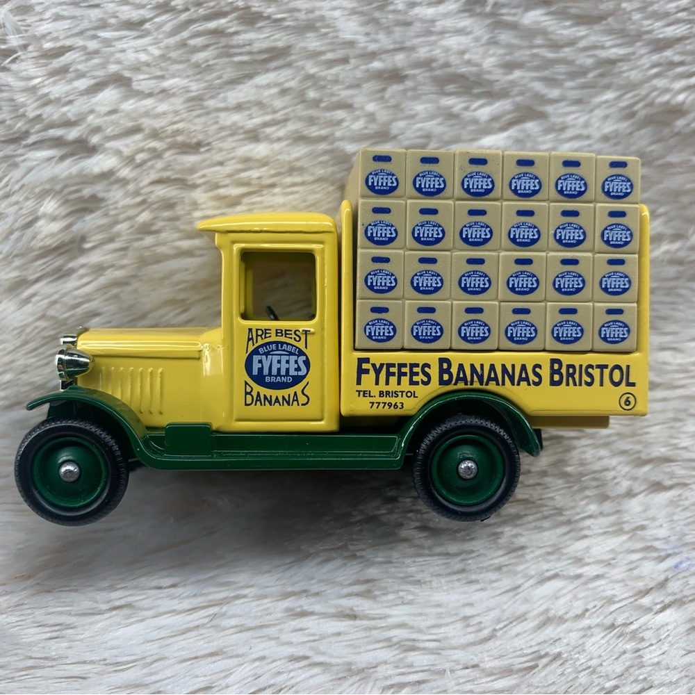 Days Gone No. 26011 – 1934 Chevrolet Delivery Van Vintage Diecast Collectible